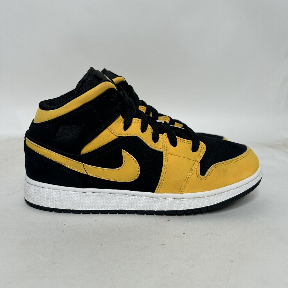 Nike Shoes Air Jordan 1 Retro Mid GS “Reverse New Love” 2024 - Picture 4 of 9